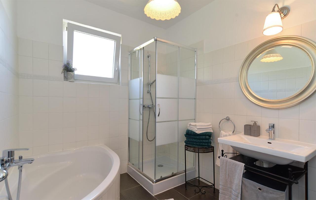 Počitniška hiša House Vesna 2101 *